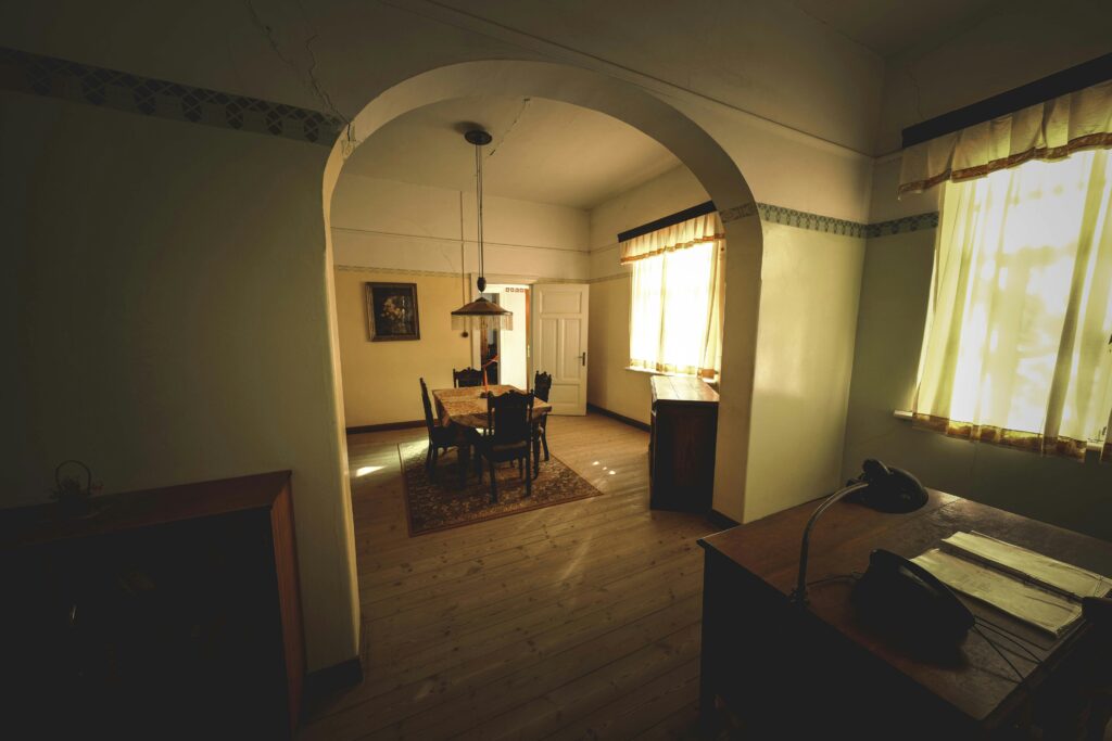 Appartement entièrement assaini et remis en état après un nettoyage post-traumatique effectué par extremeclean dans le Var